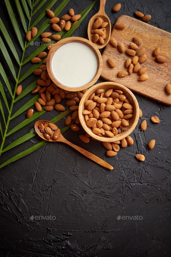 Bold american almonds